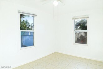 3042 Douglas Ave in Ft. Myers, FL - Building Photo - Building Photo