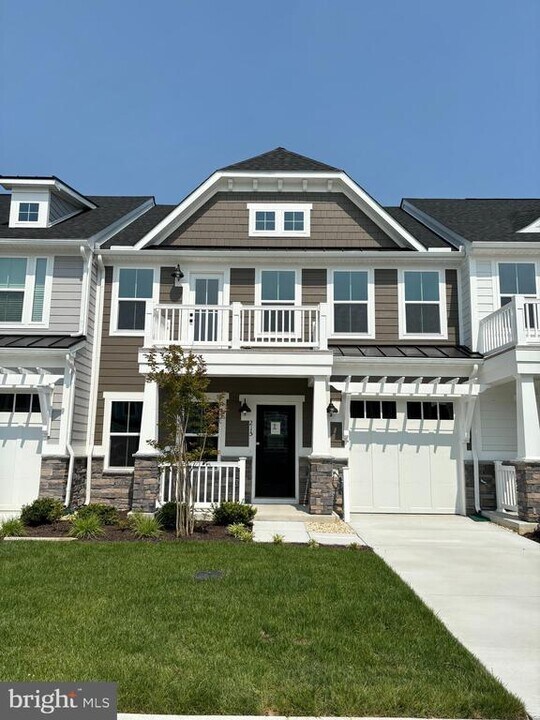 215 Red Cedar Dr in Lewes, DE - Building Photo