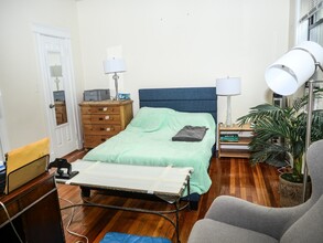 1489 Beacon St, Unit 34 in Brookline, MA - Building Photo - Building Photo