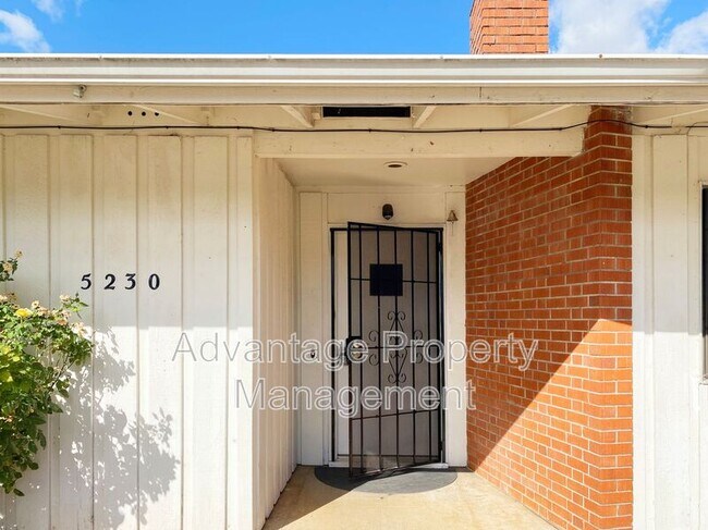 5230 NE Laurel Dr in Adair Village, OR - Building Photo - Building Photo