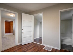 608 7th Ave S in Hopkins, MN - Building Photo - Building Photo