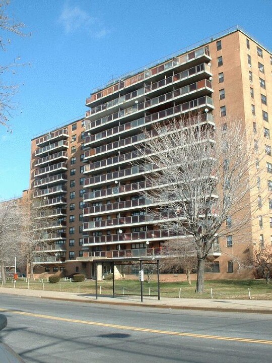 Jamie Towers in Bronx, NY - Building Photo