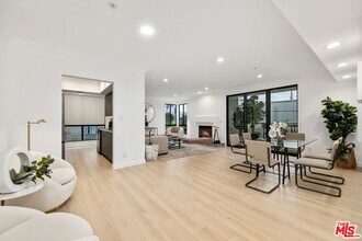 656 N W Knoll Dr in West Hollywood, CA - Building Photo - Building Photo