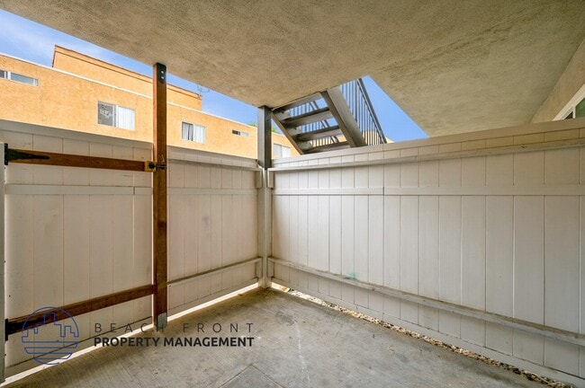 16972 Lynn Lane in Huntington Beach, CA - Building Photo - Building Photo