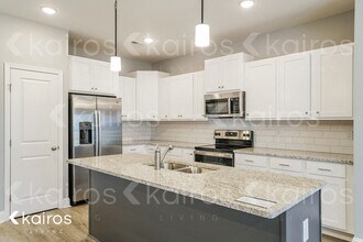 3709 Oak Leaf Wy in Greenville, NC - Building Photo - Building Photo