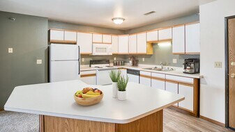 Country Meadows Apartment Homes in Billings, MT - Building Photo
