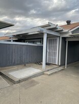 1034 Kaweah St in Hanford, CA - Building Photo