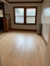 1852 Grove Ave, Unit 1B in Berwyn, IL - Foto de edificio - Building Photo