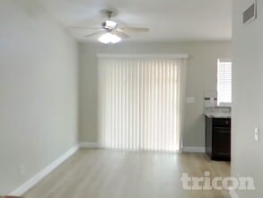 10221 W Turney Ave in Phoenix, AZ - Foto de edificio - Building Photo