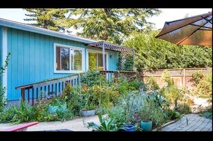 14717 Carrier Ln in Guerneville, CA - Building Photo