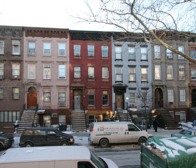 198 Hooper St in Brooklyn, NY - Foto de edificio - Building Photo