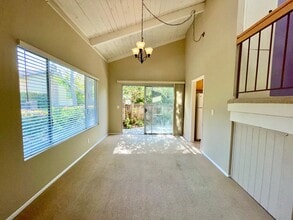 5068 Calle Real in Santa Barbara, CA - Building Photo - Building Photo