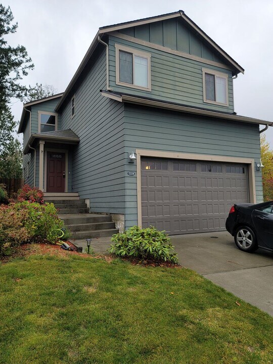 22238 Lydia Way NE in Poulsbo, WA - Building Photo