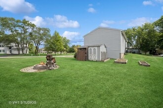 30W145 Country Lakes Dr in Naperville, IL - Building Photo - Building Photo