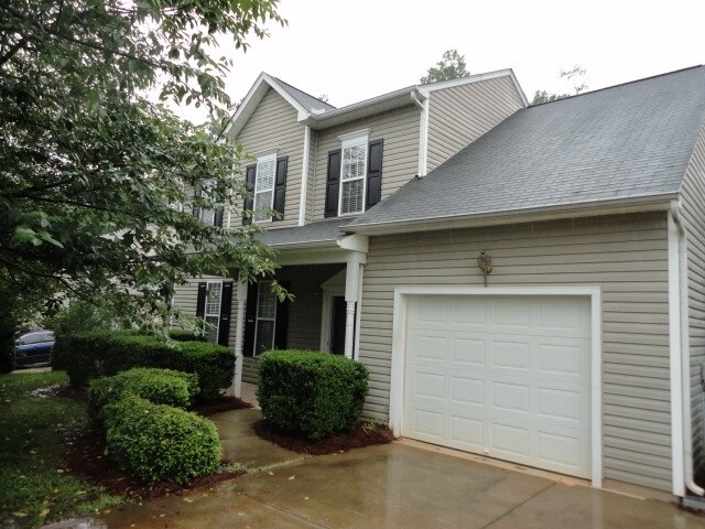 5306 Weeping Cherry Dr in Browns Summit, NC - Building Photo