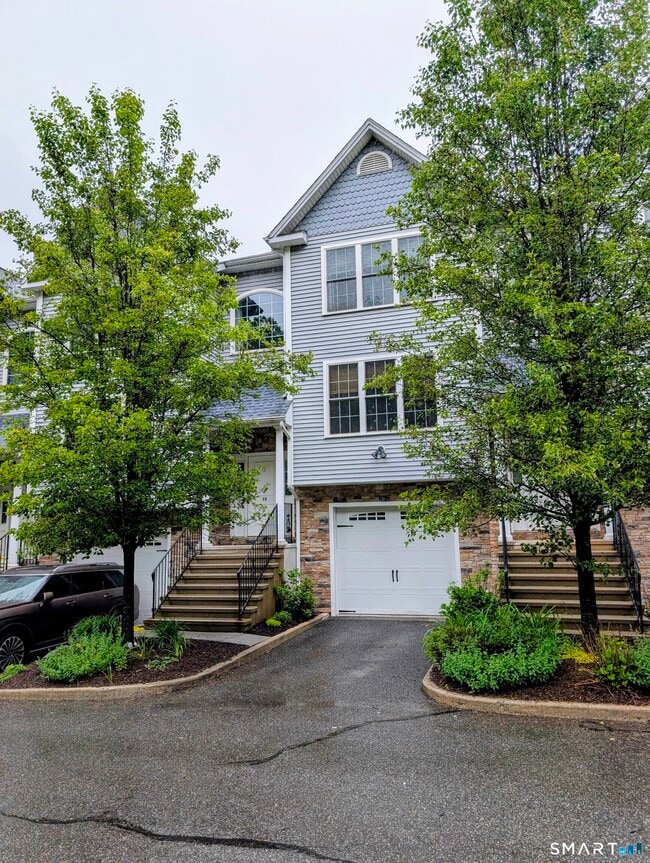 15 Old Oak Dr