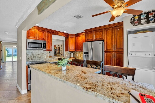 6722 Moonlit Dr in Delray Beach, FL - Foto de edificio - Building Photo