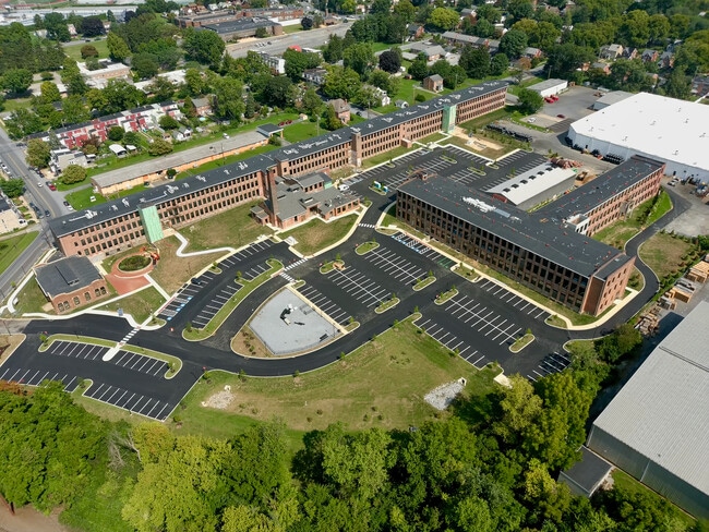 The Lofts at Stehli Silk Mill in Lancaster, PA - Foto de edificio - Building Photo