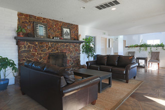 Verde Plaza in Tucson, AZ - Building Photo - Interior Photo