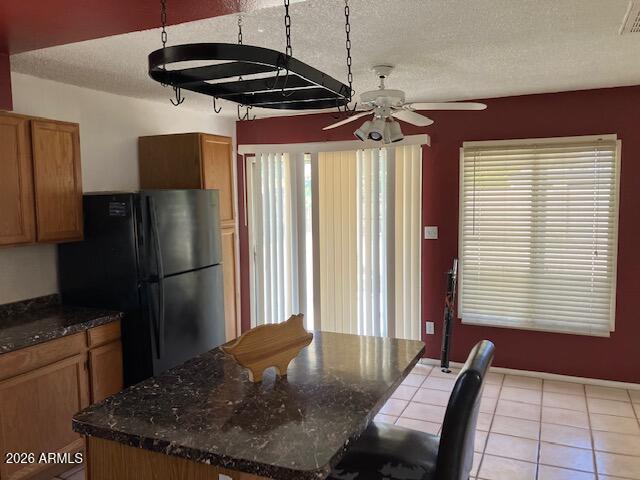 property at 2512 E Larkspur Dr