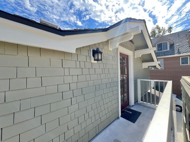 210-210 Temple Ave in Long Beach, CA - Building Photo - Building Photo