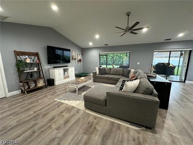 1714 SE 2nd St in Cape Coral, FL - Building Photo - Building Photo