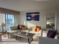 3410 Gulf Shore Blvd N, Unit 601 in Naples, FL - Foto de edificio - Building Photo