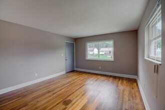 4715 kirby ave, Unit 4 in Cincinnati, OH - Building Photo - Building Photo