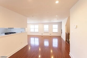 49 Cornerstone Ln in Newark, NJ - Building Photo - Building Photo
