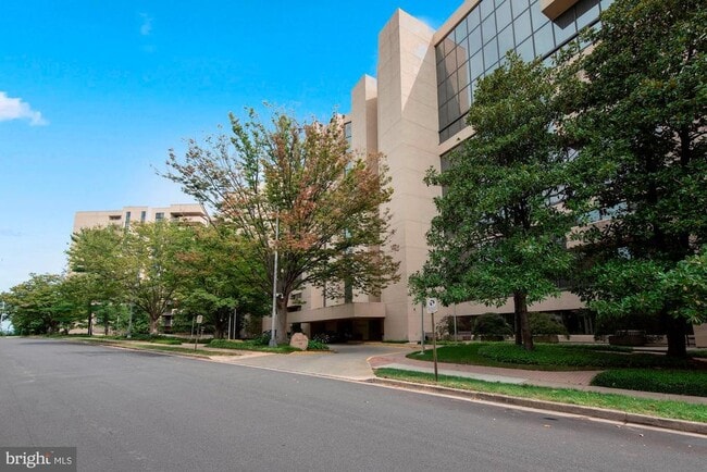 property at 1101 S Arlington Ridge Rd