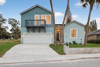 207 Athens St in Tarpon Springs, FL - Building Photo - Building Photo