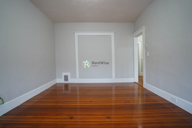 19 Roseclair St in Boston, MA - Foto de edificio - Building Photo