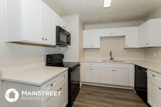 424 Azalea Dr in Stockbridge, GA - Foto de edificio - Building Photo