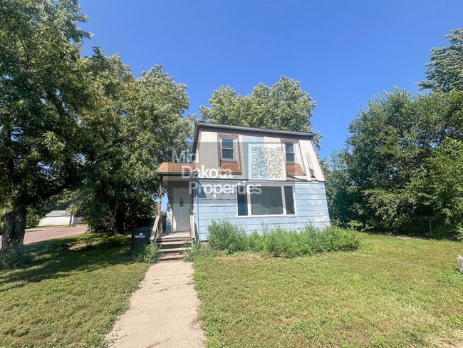 1122 W 3rd Ave