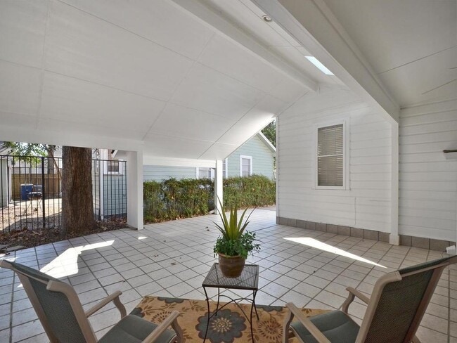 1006 E 38th St in Austin, TX - Building Photo - Building Photo