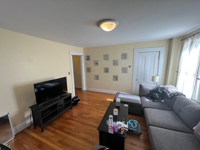 639 Somerville Ave, Unit 2