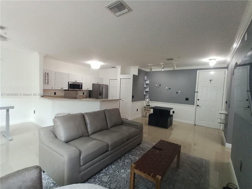 4400 SW 160th Ave in Miramar, FL - Building Photo