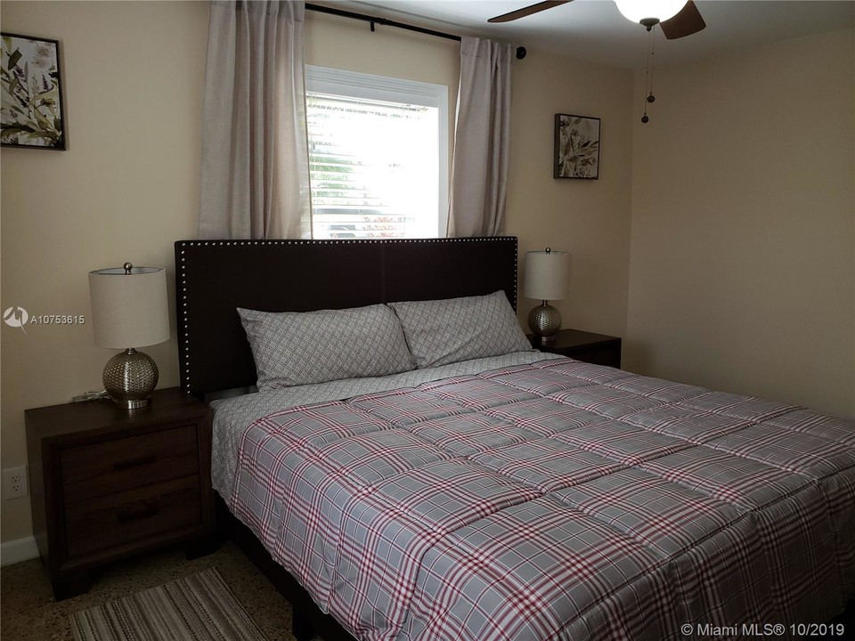 1619 Rodman St-Unit -0 in Hollywood, FL - Building Photo