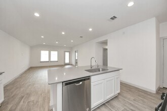 7806 Cattleman Vly Dr in Arcola, TX - Foto de edificio - Building Photo