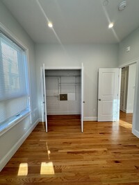 353 Dorchester St, Unit 2 in Boston, MA - Building Photo - Building Photo