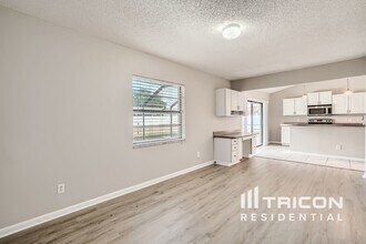 10206 Deepbrook Dr in Riverview, FL - Building Photo - Building Photo