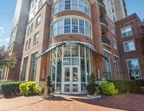 325 E Paces Ferry Rd NE, Unit Buckhead Penthouse Condo in Atlanta, GA - Building Photo - Building Photo