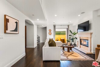 851 19th St in Santa Monica, CA - Building Photo - Building Photo
