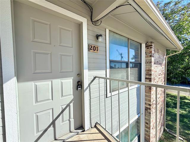 property at 2526 W Prairie St