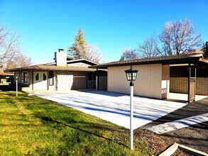 3507 E Hidden Valley Dr in Reno, NV - Building Photo - Building Photo