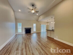 120 Sumter Ln in Clarksville, TN - Foto de edificio - Building Photo