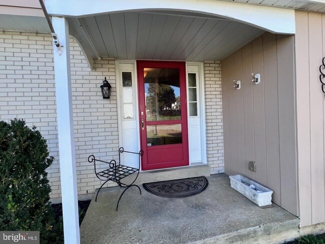 property at 918 Rockwell Rd