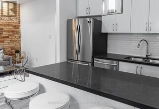 213 Jarvis St in Toronto, ON - Building Photo - Building Photo