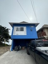 6701 Del Playa Dr in Goleta, CA - Building Photo