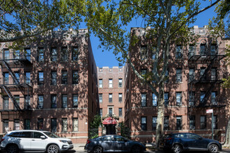 Fort Gary Apartments in Astoria, NY - Building Photo - Building Photo